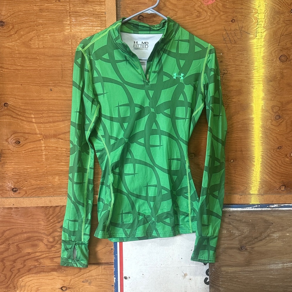 Under Armour Women's Patterned Green Long Sleeve Tee